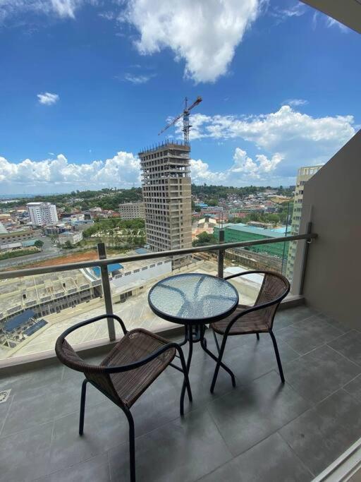 Nagoya Thamrin Apartment High Floor With View Exteriér fotografie