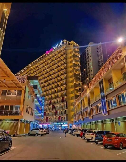 Nagoya Thamrin Apartment High Floor With View Exteriér fotografie
