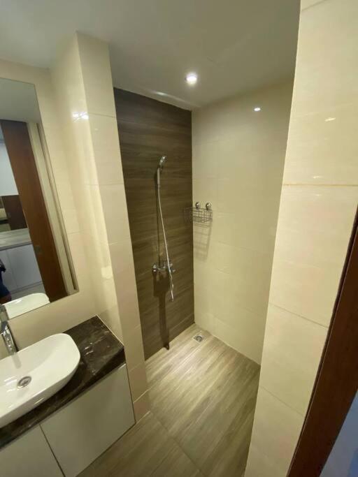 Nagoya Thamrin Apartment High Floor With View Exteriér fotografie