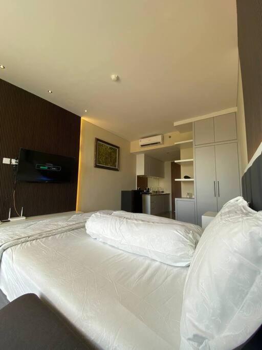 Nagoya Thamrin Apartment High Floor With View Exteriér fotografie