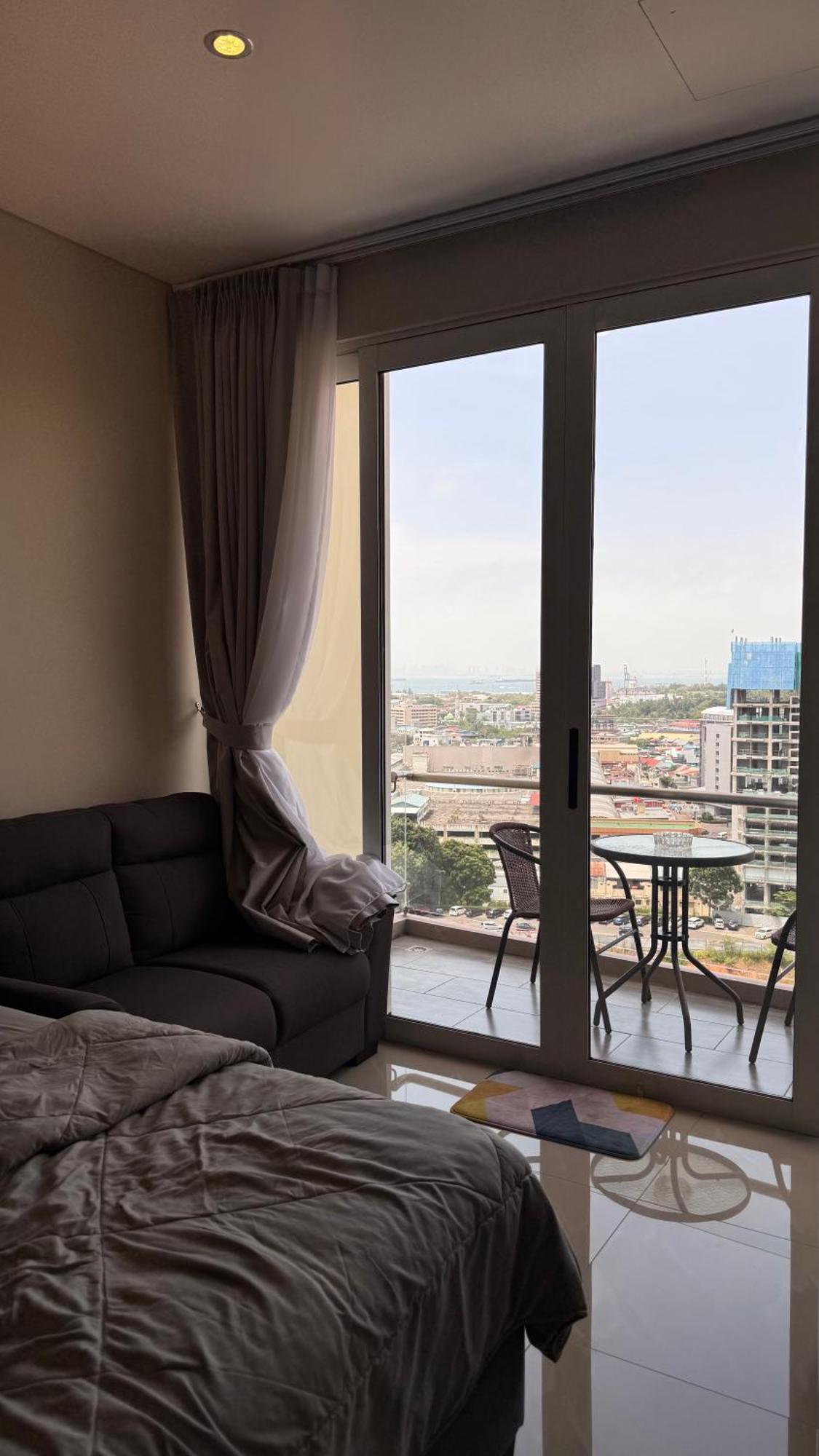 Nagoya Thamrin Apartment High Floor With View Exteriér fotografie