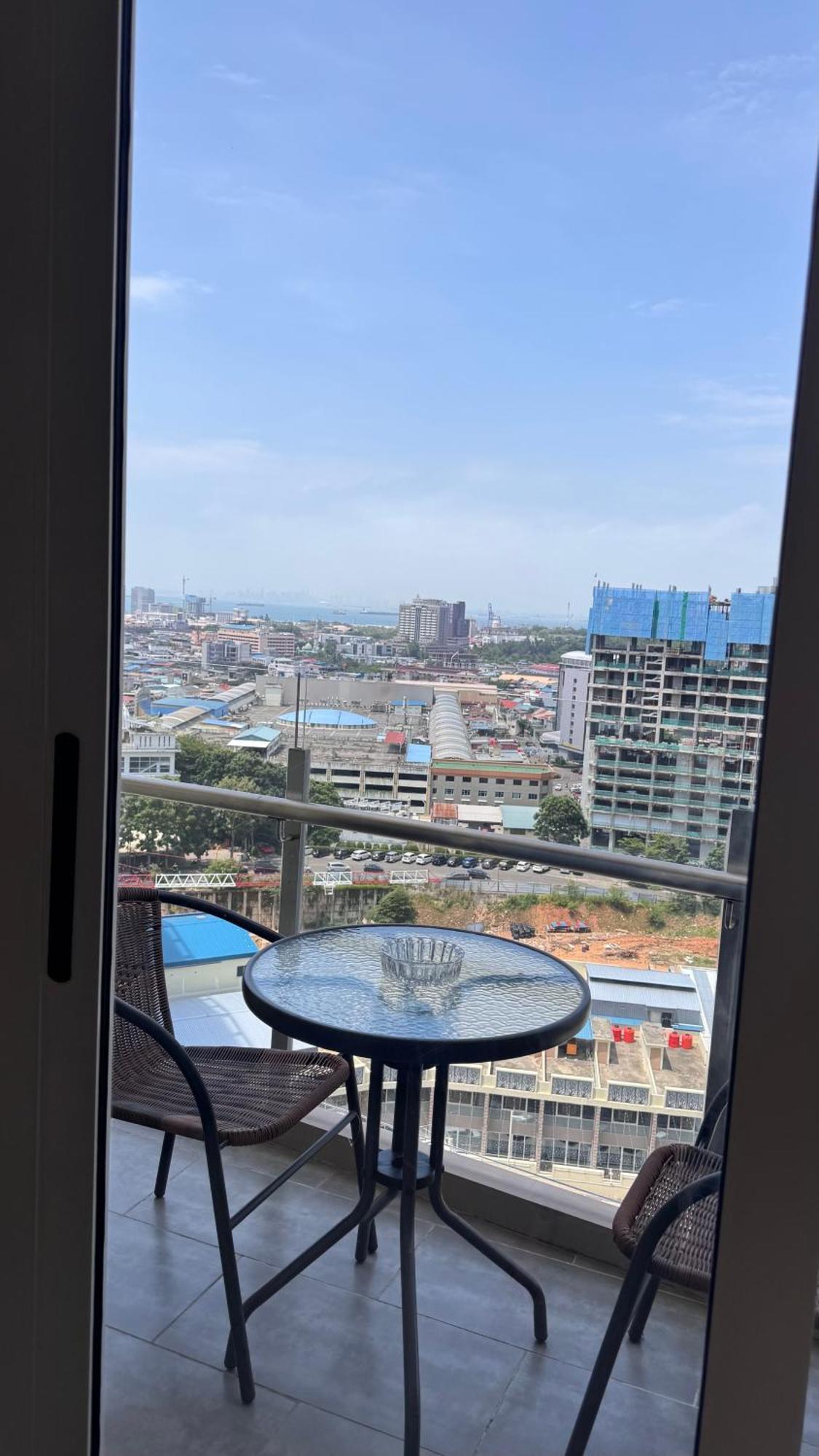 Nagoya Thamrin Apartment High Floor With View Exteriér fotografie