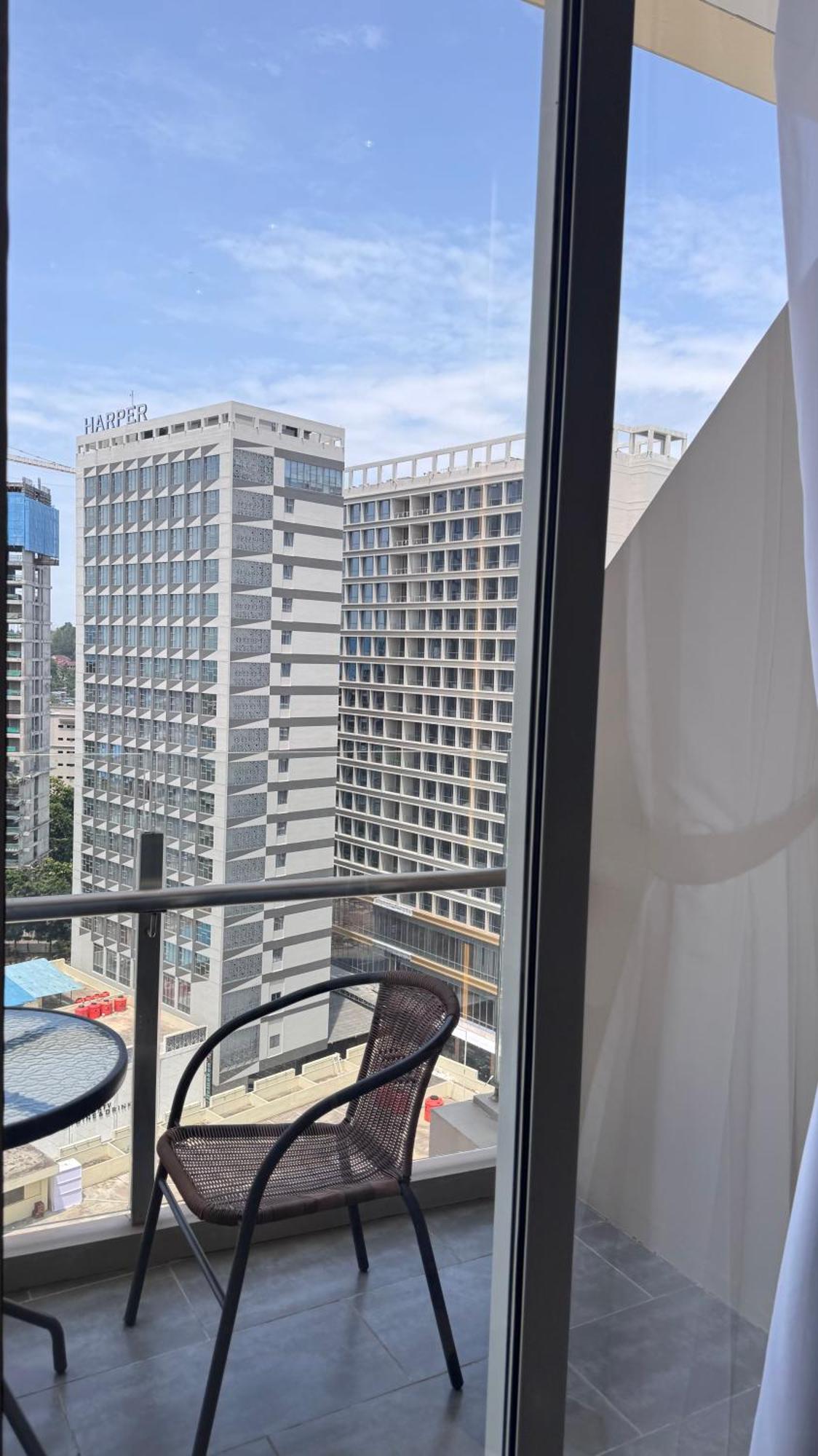 Nagoya Thamrin Apartment High Floor With View Exteriér fotografie